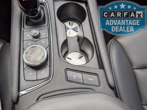 Used 2022 Cadillac XT6 Luxury w/ LPO, Floor Liner Package FWD image 11