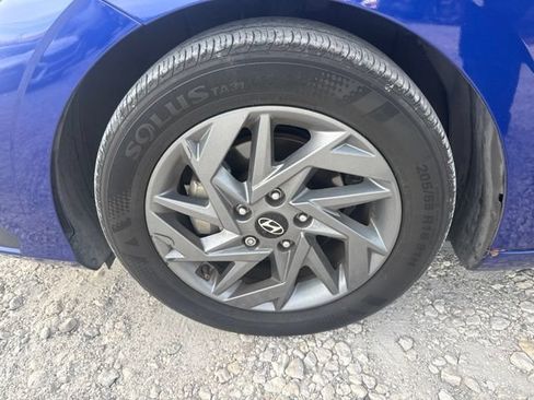 Used 2024 Hyundai Elantra SEL FWD image 11
