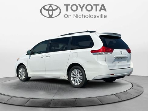 Used 2011 Toyota Sienna XLE w/ Entertainment Pkg AWD/4WD image 3