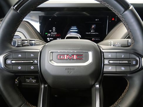 Used 2025 GMC Yukon AT4 w/ Premium Trailering Package AWD/4WD image 18