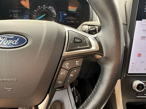 Used 2024 Ford Edge SEL AWD/4WD image 16