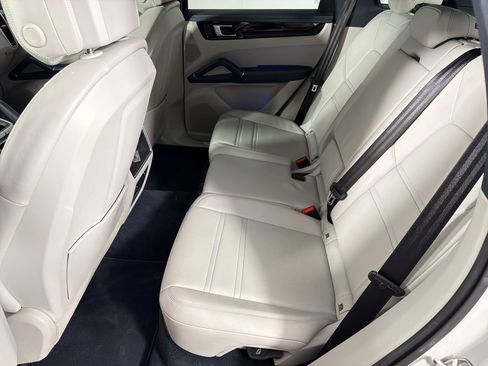 Certified 2023 Porsche Cayenne image 15