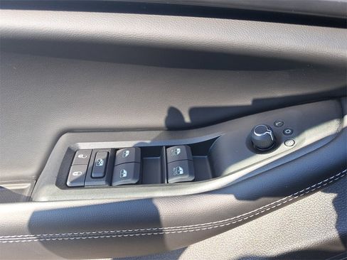 New 2025 Jeep Grand Cherokee Altitude image 27