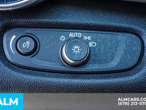 Used 2025 Chevrolet Trax LT w/ LT Convenience Package image 44