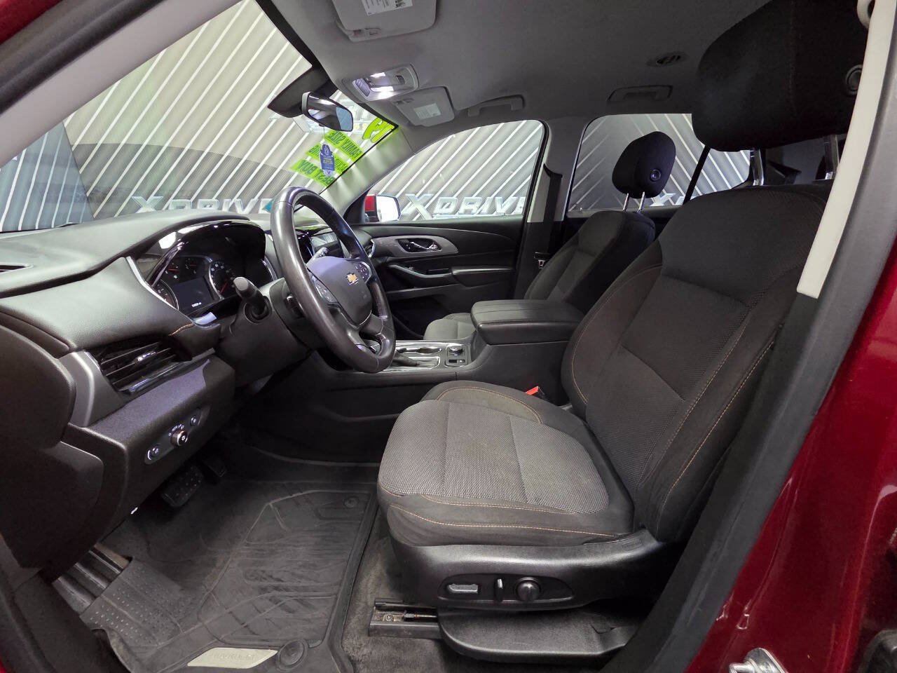 Used 2019 Chevrolet Traverse LT FWD image 18