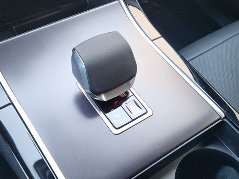 Certified 2026 Land Rover Range Rover Velar Dynamic SE image 20