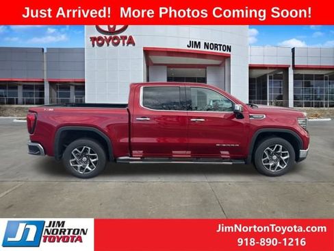 Used 2023 GMC Sierra 1500 SLT w/ SLT Premium Package image 8