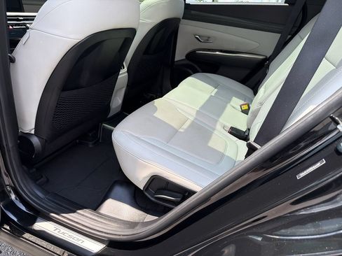 Used 2025 Hyundai Tucson Limited FWD image 21