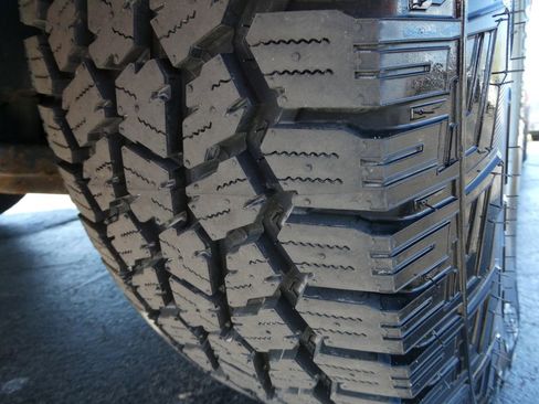 Used 2015 Ford F150 XLT image 12