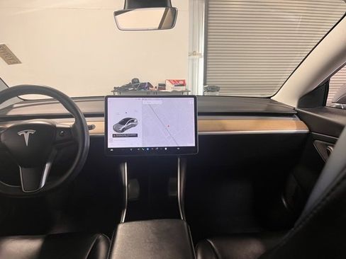 Used 2020 Tesla Model 3 Standard Range Plus image 20