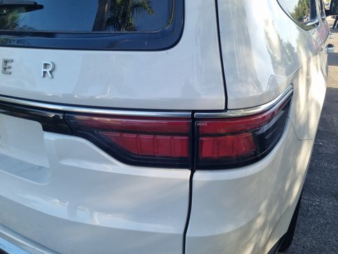 Used 2024 Jeep Wagoneer Series II AWD/4WD image 11