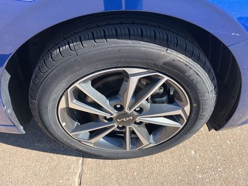 Used 2023 Kia Forte LXS image 49