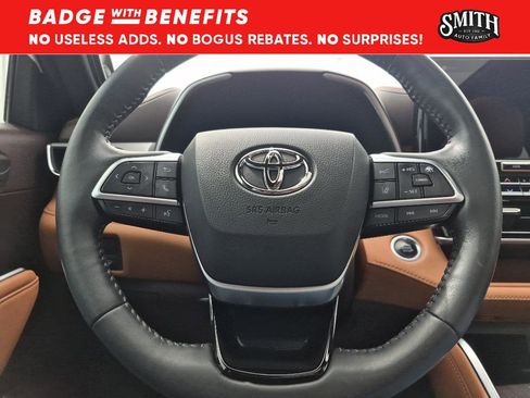 Used 2021 Toyota Highlander Platinum AWD/4WD image 25