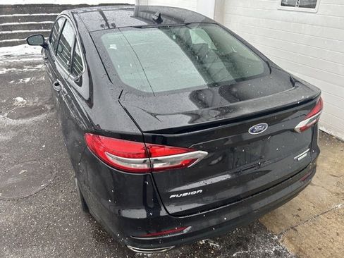 Used 2019 Ford Fusion Titanium image 4