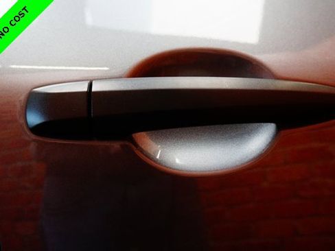 Used 2023 Nissan Rogue S image 84