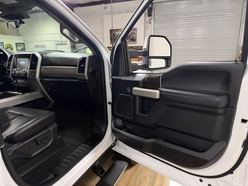Used 2020 Ford F250 Lariat w/ Lariat Ultimate Package AWD/4WD image 20