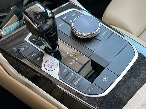 Used 2019 BMW 330i 330i w/ Driving Assistance Package image 16