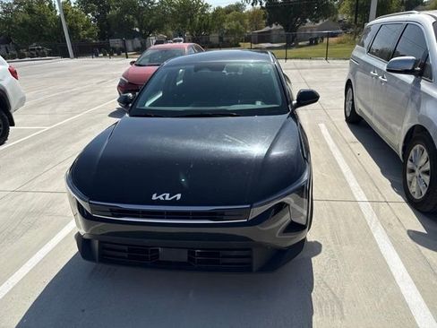 Used 2025 Kia K4 FWD image 3