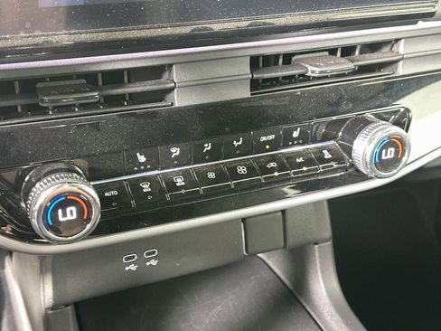 Used 2025 Honda Prologue Touring image 24
