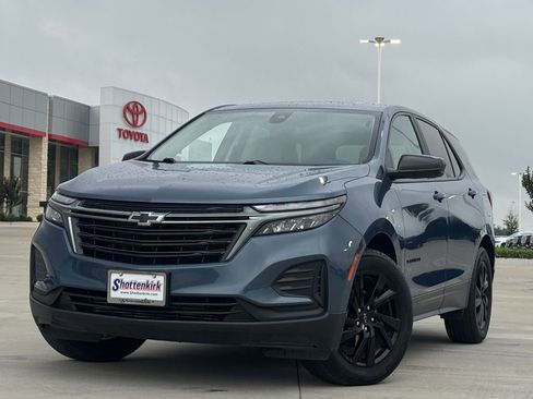 Used 2024 Chevrolet Equinox LS w/ LS Convenience Package FWD image 2