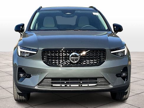 New 2026 Volvo XC40 B5 Plus w/ Protection Package Premier image 5