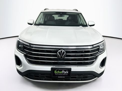 Used 2025 Volkswagen Atlas SE FWD image 2