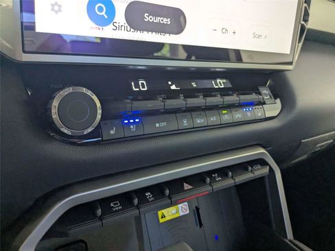 New 2026 Toyota Tundra Limited AWD/4WD image 16