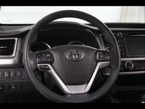 Used 2016 Toyota Highlander Limited AWD/4WD image 7