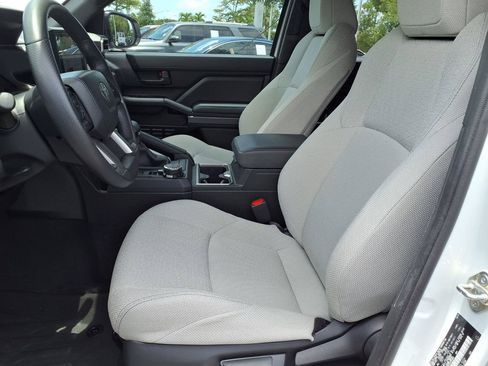 Used 2025 Toyota 4Runner SR5 AWD/4WD image 26