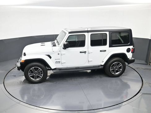 Used 2023 Jeep Wrangler Unlimited Sahara AWD/4WD image 30