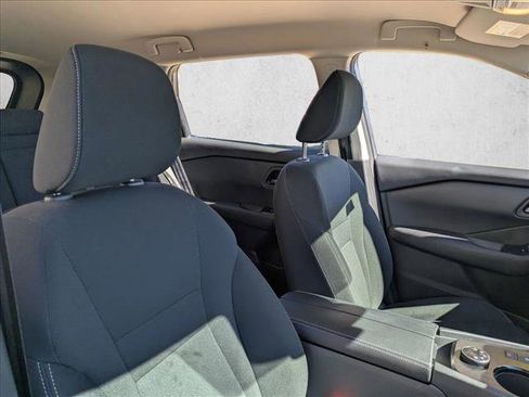 Used 2025 Nissan Rogue S image 20