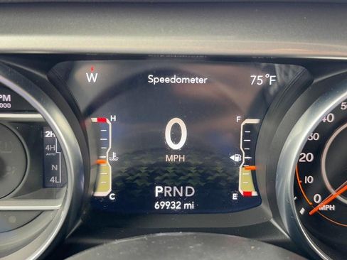 Used 2022 Jeep Wrangler Unlimited Sahara AWD/4WD image 20