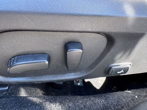 Used 2017 Subaru Forester 2.5i Limited image 20