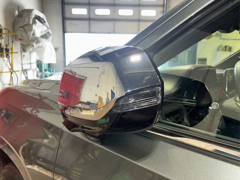 Used 2023 Chevrolet Suburban Premier image 44