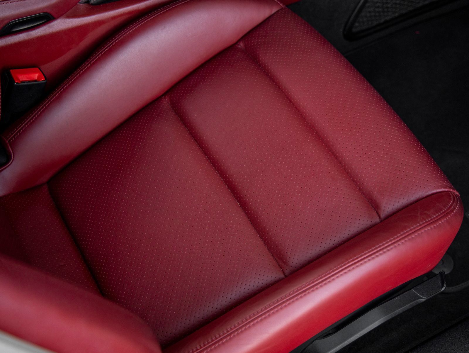 Certified 2019 Porsche 718 Cayman RWD image 33