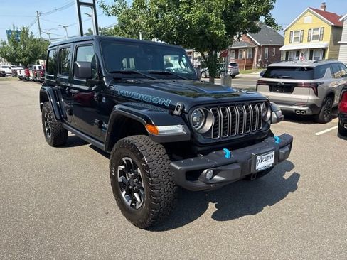 Used 2024 Jeep Wrangler Unlimited Rubicon 4xe AWD/4WD image 4