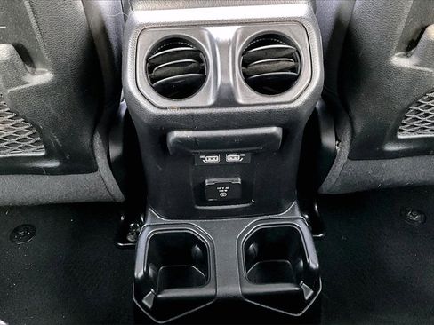 Used 2021 Jeep Wrangler Rubicon image 34