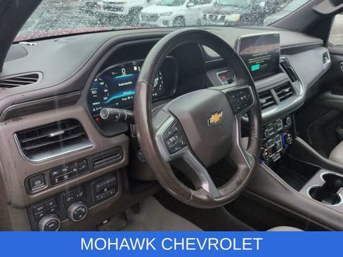 Used 2022 Chevrolet Suburban LT w/ LT Signature Package image 9