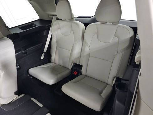 Certified 2024 Volvo XC90 T8 Plus AWD/4WD image 38