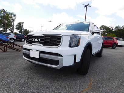 Used 2023 Kia Telluride S w/ S Sunroof Package