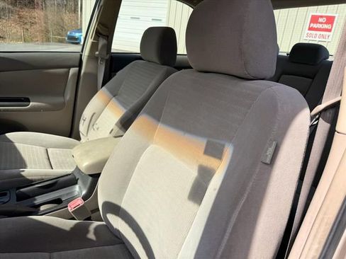 Used 2005 Toyota Camry image 8