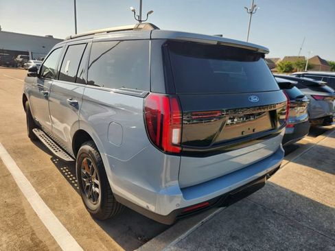 Used 2025 Ford Expedition Tremor AWD/4WD image 4