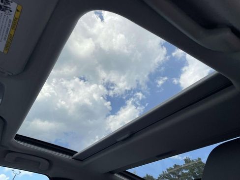 Used 2025 Toyota Prius Plug-In Hybrid w/ Limited Premium Package image 18