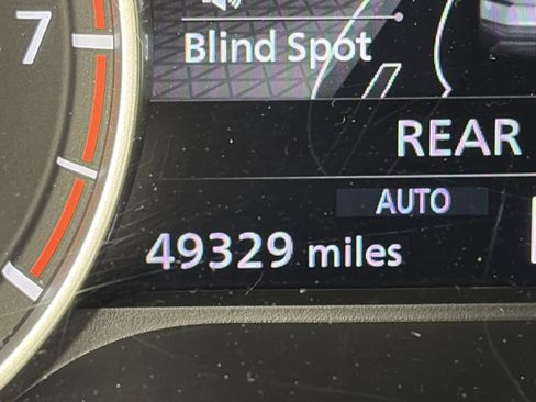 Used 2022 Nissan Rogue SV image 5