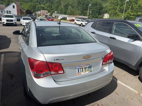 Used 2013 Chevrolet Cruze LS FWD image 4