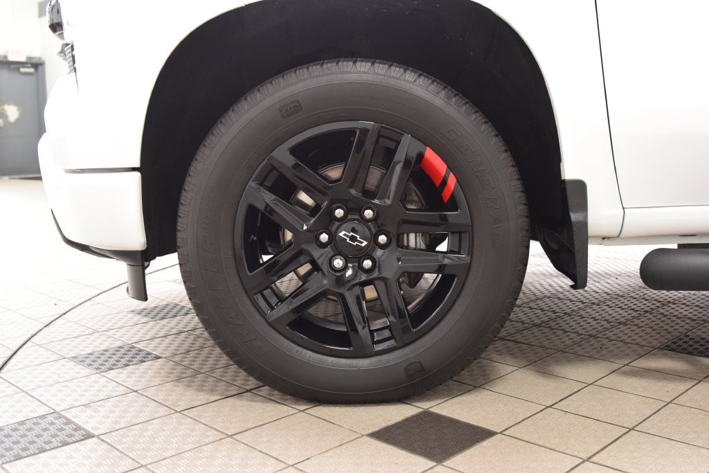 Used 2024 Chevrolet Silverado 1500 RST w/ Redline Edition AWD/4WD image 29