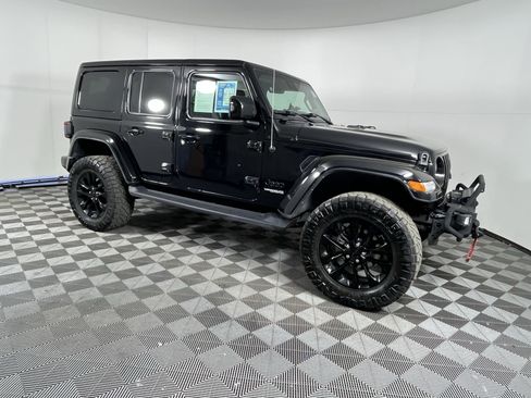 Used 2021 Jeep Wrangler Unlimited Sahara AWD/4WD image 7