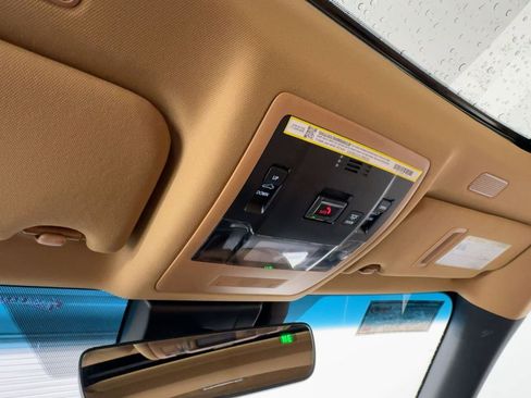 Certified 2025 Lexus ES 350 w/ Premium Package image 18