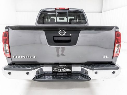 Used 2019 Nissan Frontier SL RWD image 6