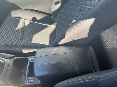 Used 2022 Nissan Rogue Sport SV image 28